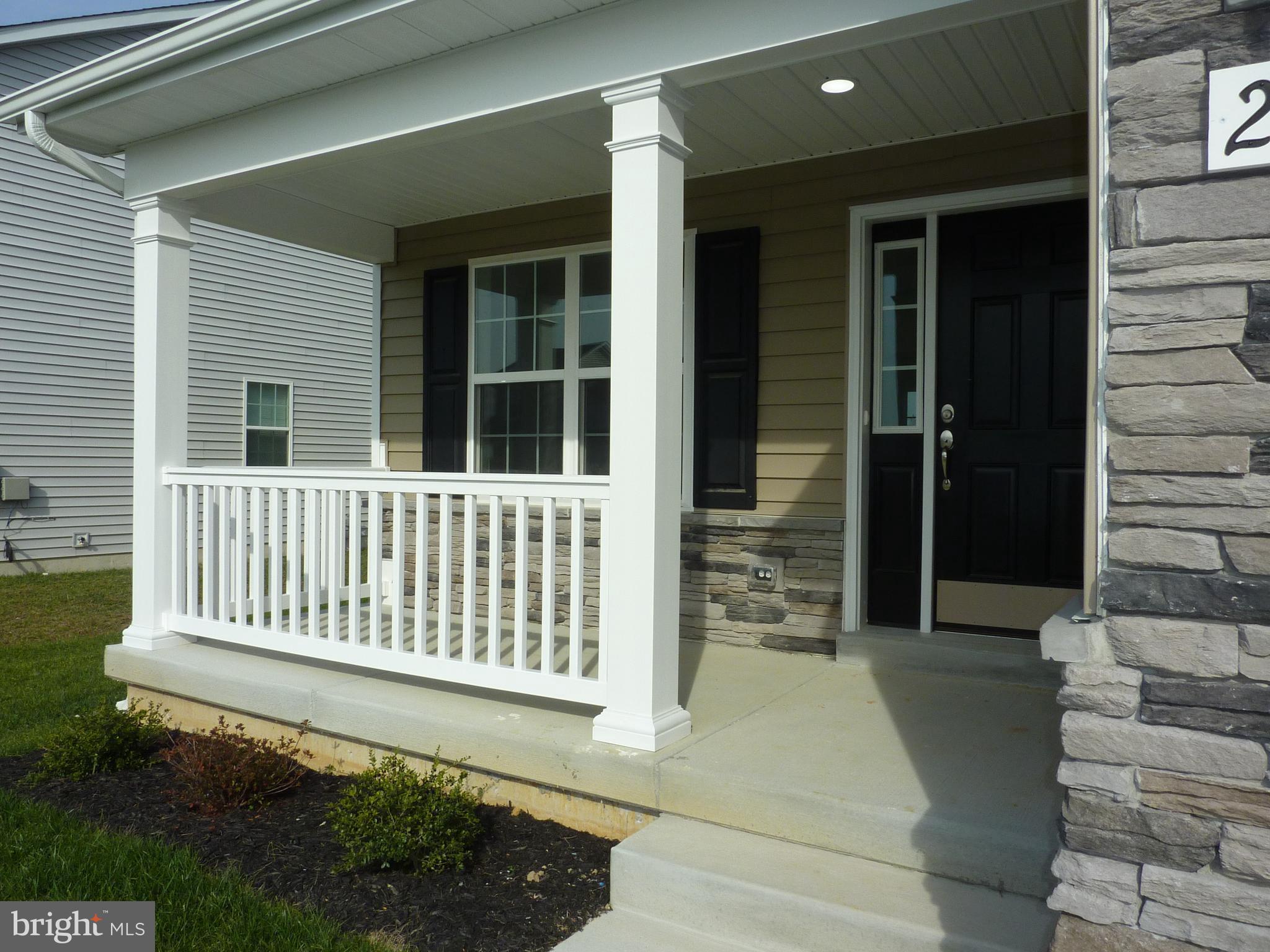 256 Doylestown Road Smyrna, DE 19977 - Photo 2 of 33 Front Porch