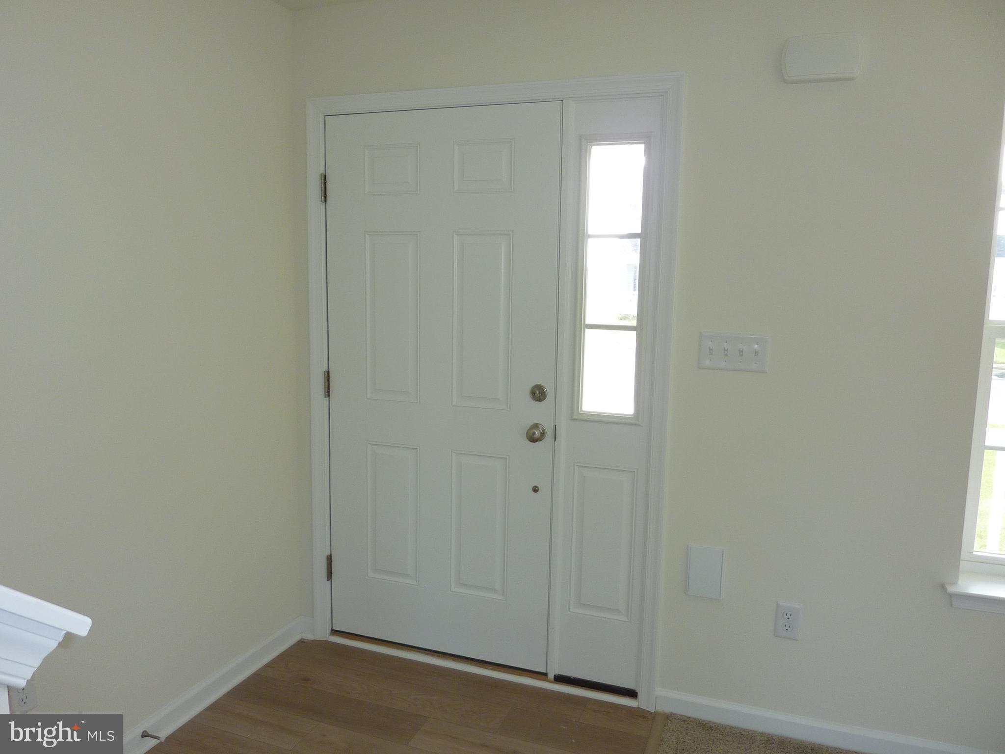 256 Doylestown Road Smyrna, DE 19977 - Photo 4 of 33 Foyer