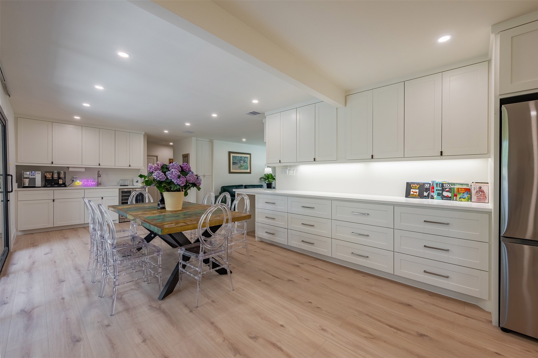 5326 Carew Street Houston, TX 77096 - Photo 9 of 30 a kitchen view with table and chairs