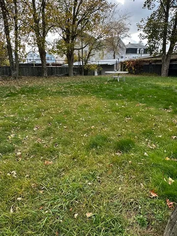 $1,100 | 455 Peckham Street, Unit 2W, Fall River, MA 02721