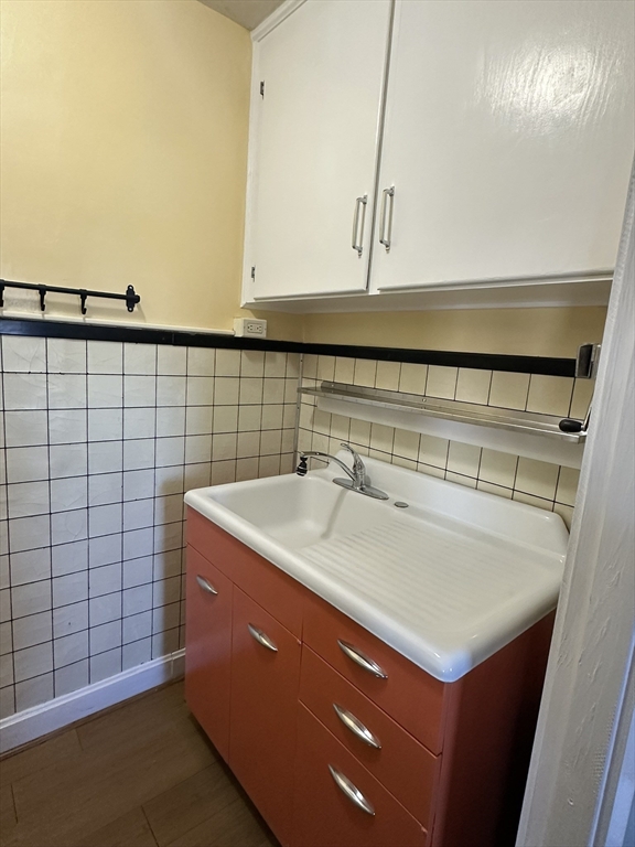 455 Peckham Street, Unit 2W Fall River, MA 02721 - Photo 4 of 15