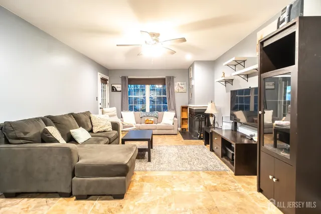 $335,999 | 2402 Candlelight Court, Helmetta, NJ 08828