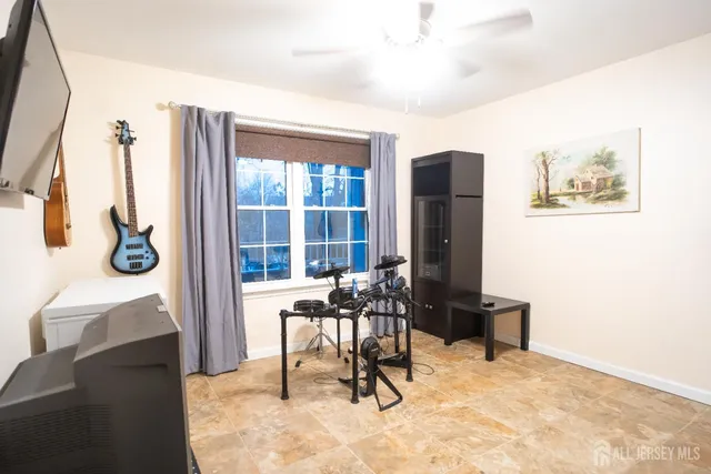 $335,999 | 2402 Candlelight Court, Helmetta, NJ 08828