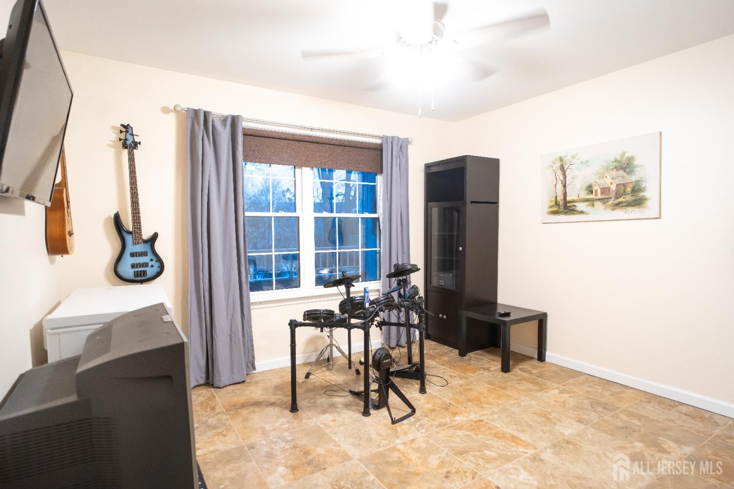 2402 Candlelight Court Helmetta, NJ 08828 - Photo 5 of 13