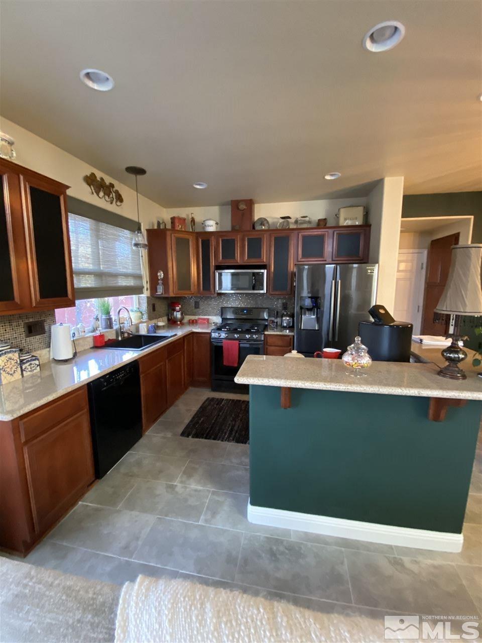 1002 Floral Ridge Way Sparks, NV 89436 - Photo 7 of 22 Photo 7