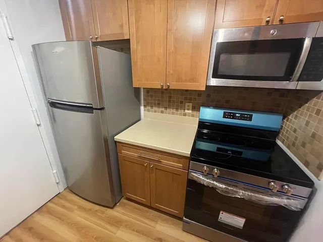 $1,800 | 29 Village Rock Lane, Unit 1, Natick, MA 01760