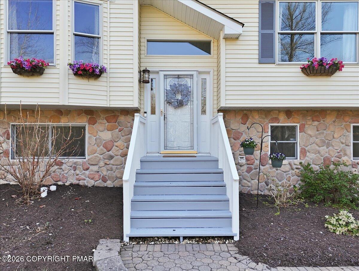 219 Highland Drive Stroudsburg, PA 18360 - Photo 12 of 93 Front Entry