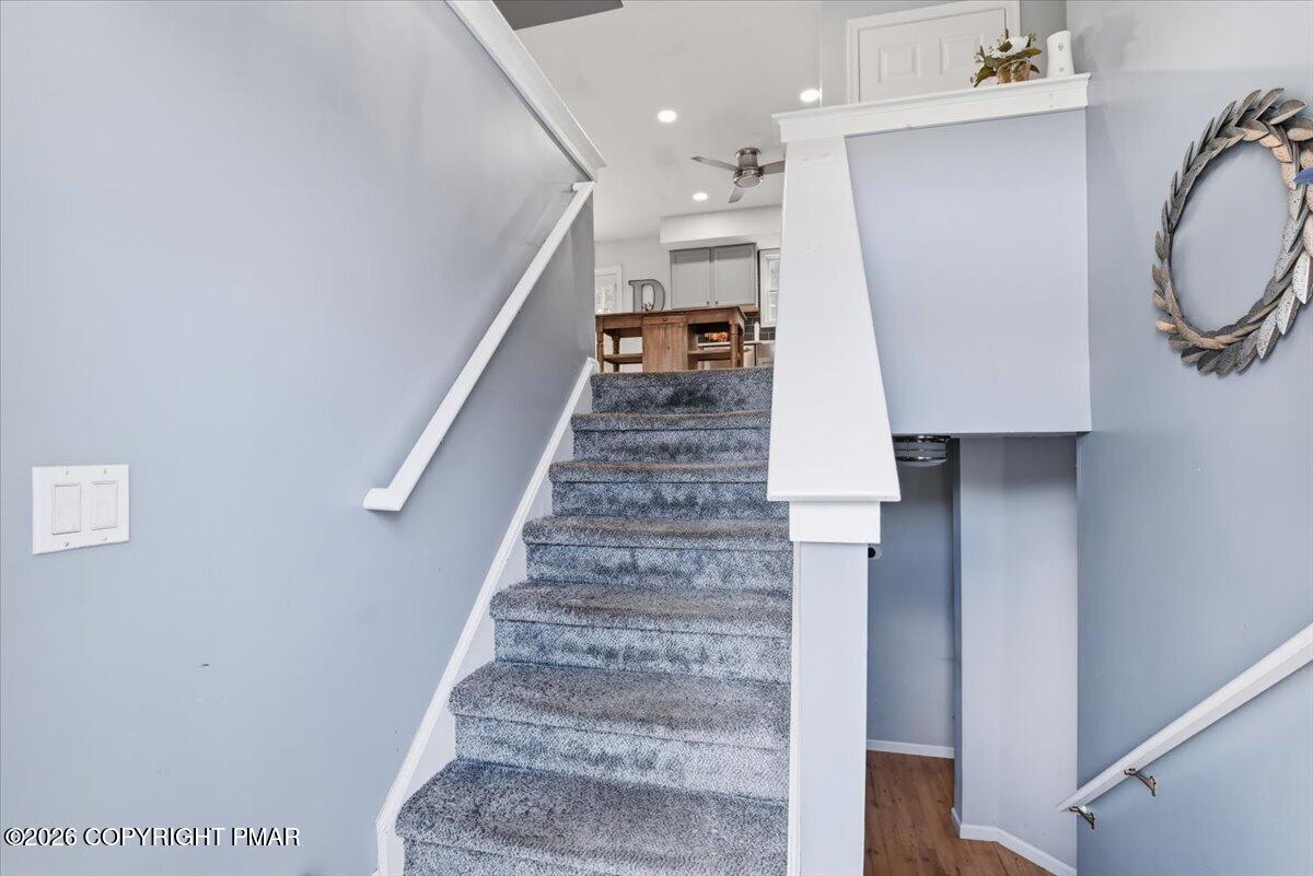 219 Highland Drive Stroudsburg, PA 18360 - Photo 13 of 93 Front Entry/Foyer