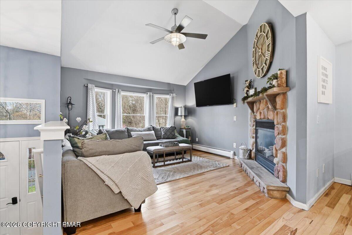 219 Highland Drive Stroudsburg, PA 18360 - Photo 17 of 93 Living Room