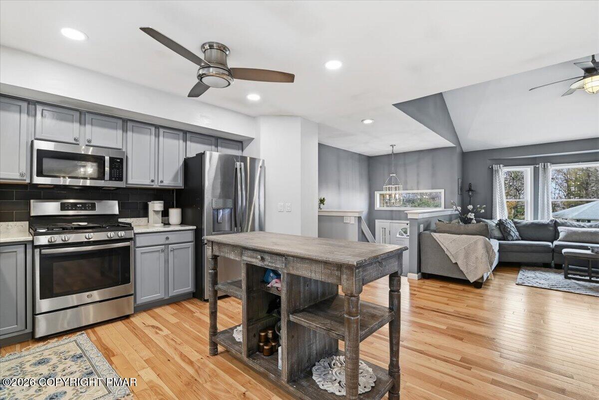 219 Highland Drive Stroudsburg, PA 18360 - Photo 33 of 93 Kitchen/Living Room