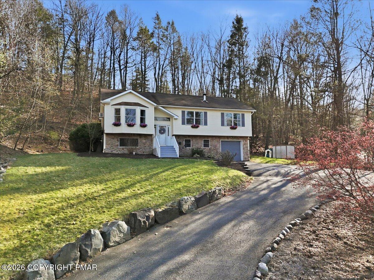 219 Highland Drive Stroudsburg, PA 18360 - Photo 5 of 93 Street View