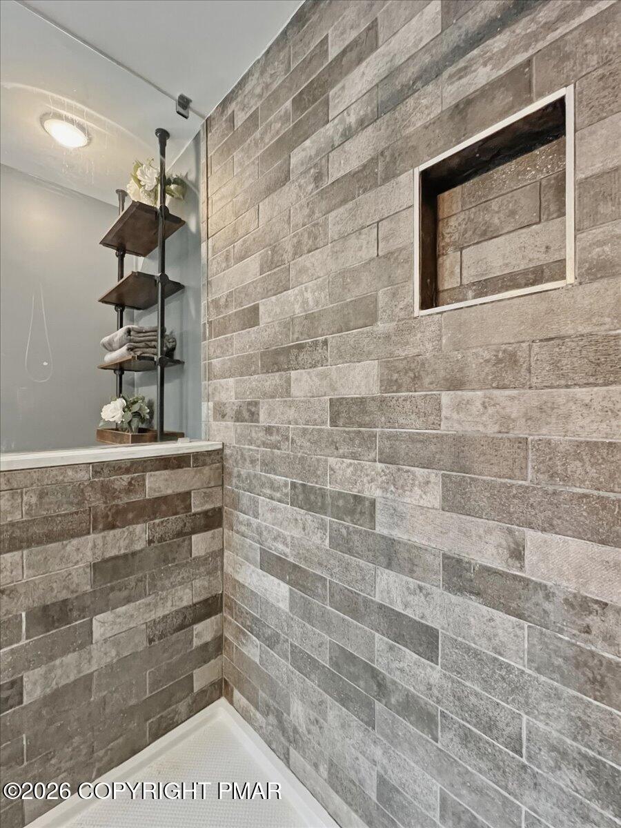 219 Highland Drive Stroudsburg, PA 18360 - Photo 50 of 93 Primary Bath Shower