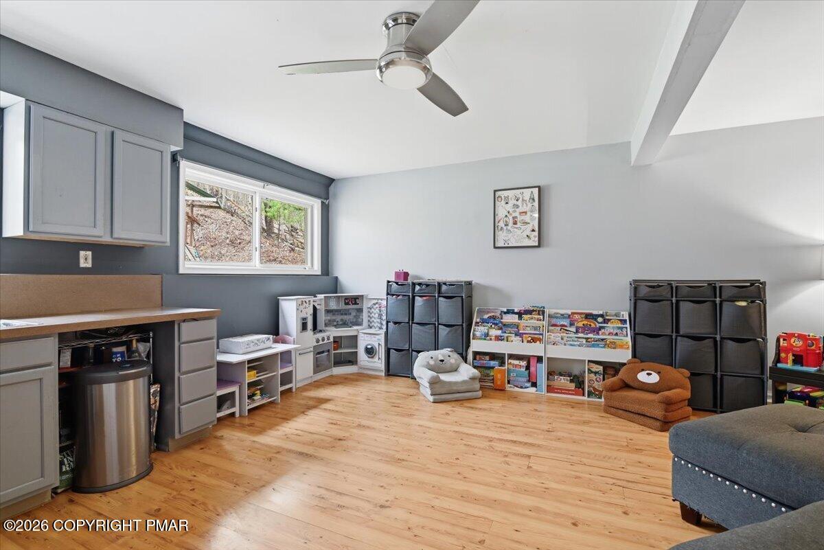 219 Highland Drive Stroudsburg, PA 18360 - Photo 55 of 93 Family Room