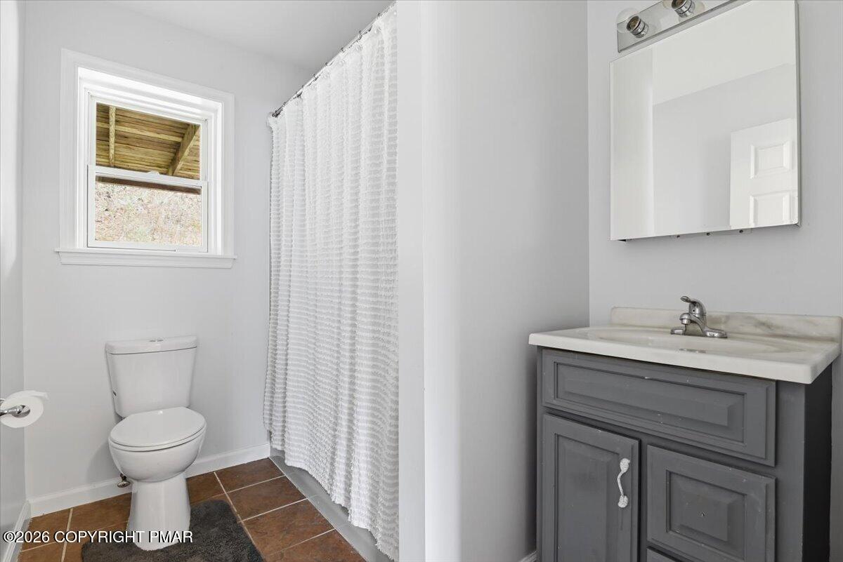 219 Highland Drive Stroudsburg, PA 18360 - Photo 65 of 93 Bathroom 3