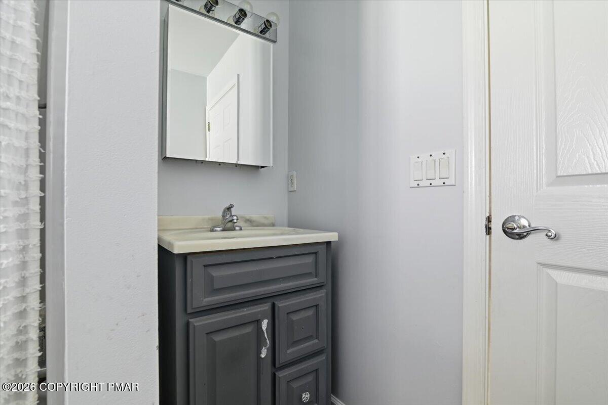 219 Highland Drive Stroudsburg, PA 18360 - Photo 67 of 93 Bathroom 3