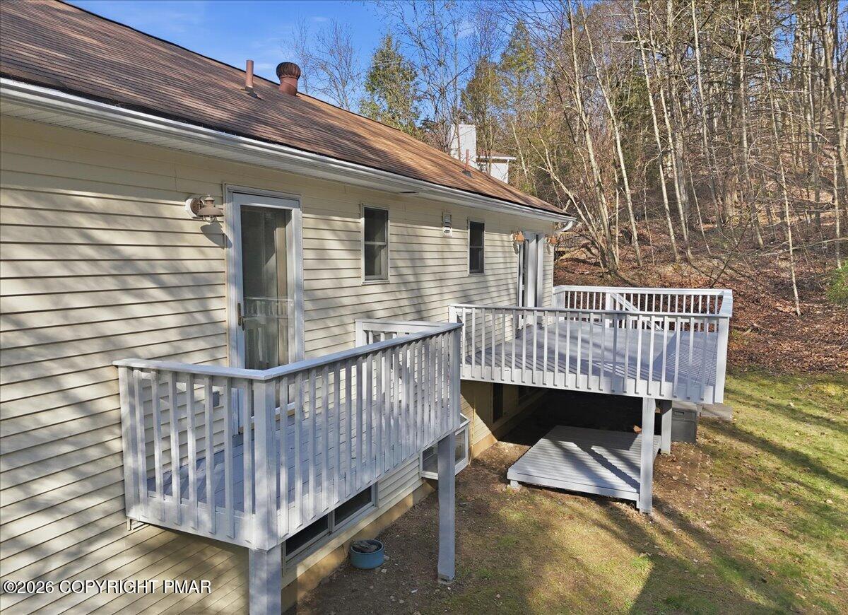 219 Highland Drive Stroudsburg, PA 18360 - Photo 75 of 93 Baclony/Deck