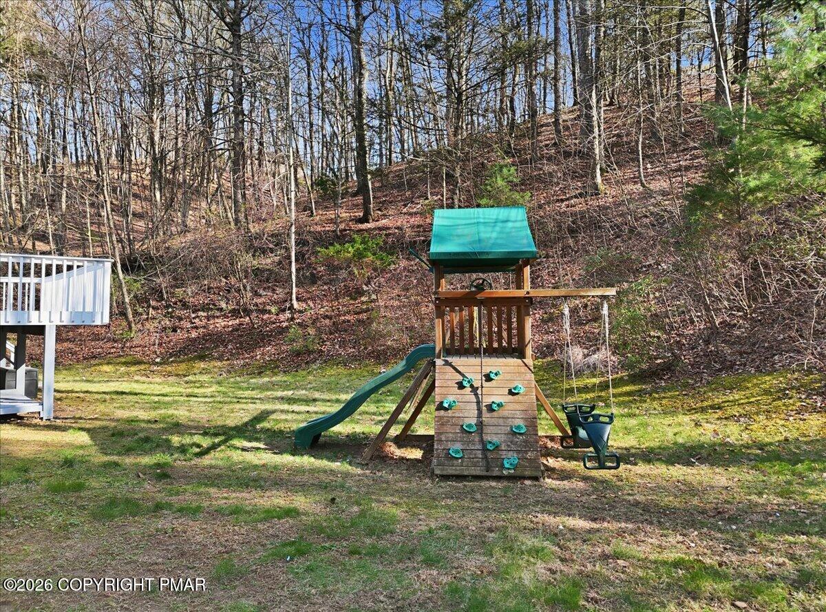 219 Highland Drive Stroudsburg, PA 18360 - Photo 77 of 93 Playset