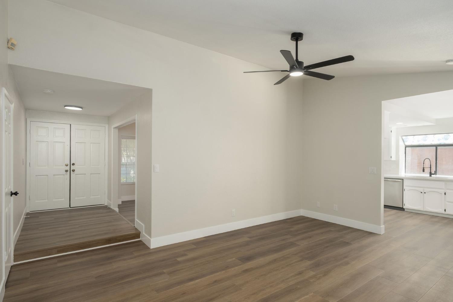 893 East Decatur Avenue Fresno, CA 93720 - Photo 13 of 36