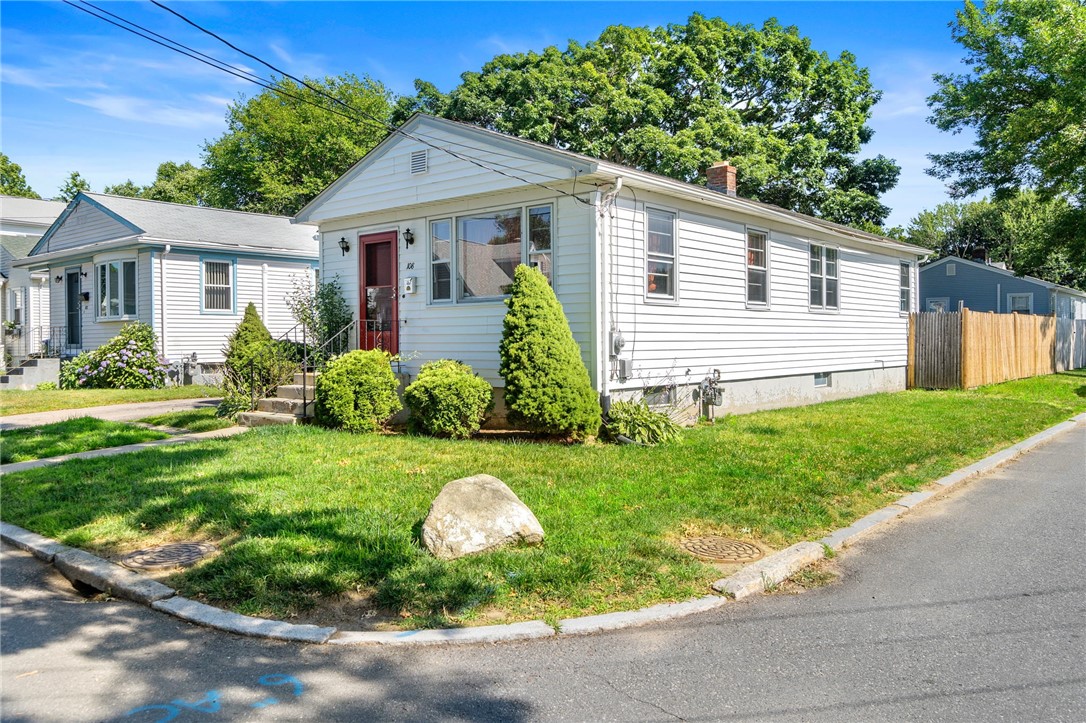 108 Rome Avenue Providence, RI 02908 - Photo 2 of 24