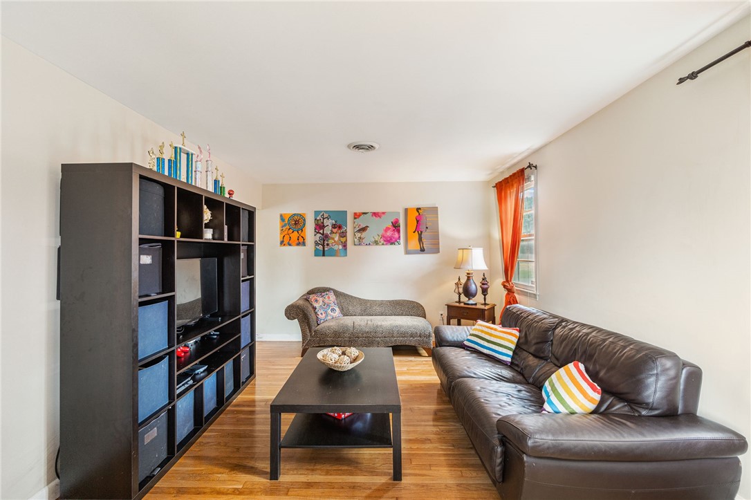 108 Rome Avenue Providence, RI 02908 - Photo 4 of 24