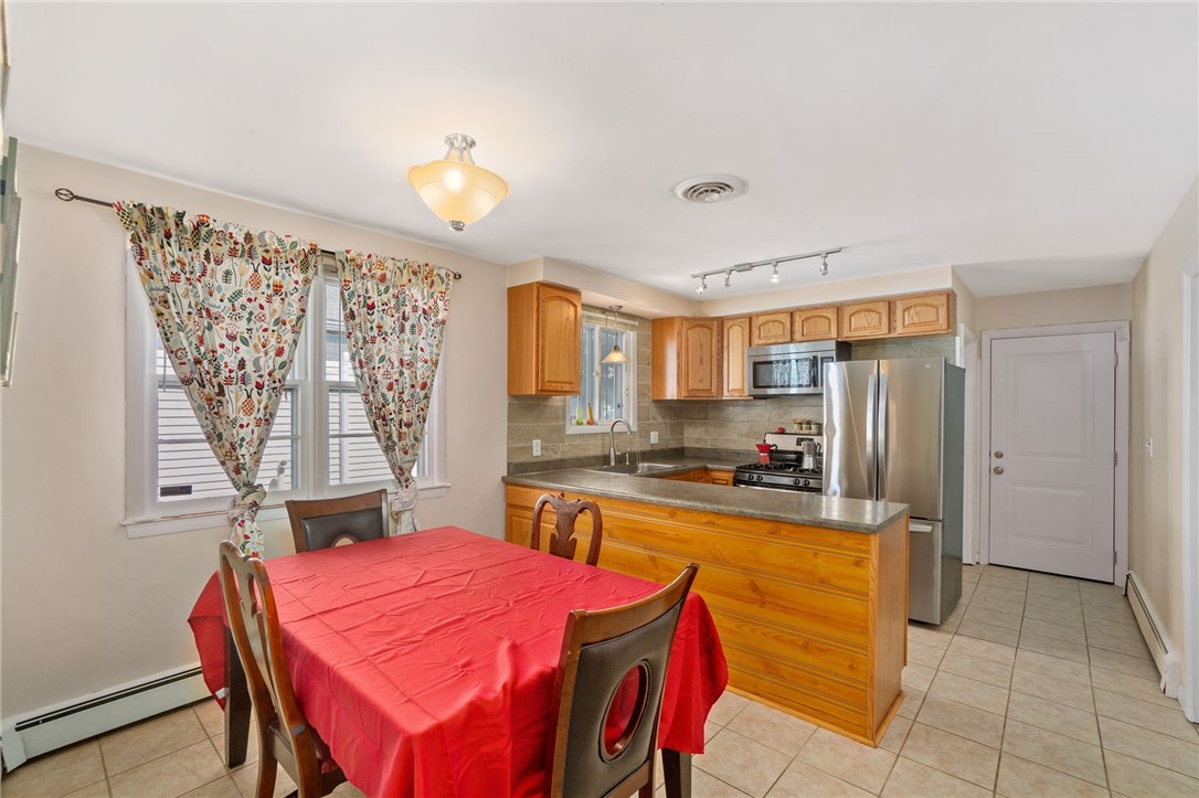 108 Rome Avenue Providence, RI 02908 - Photo 6 of 24