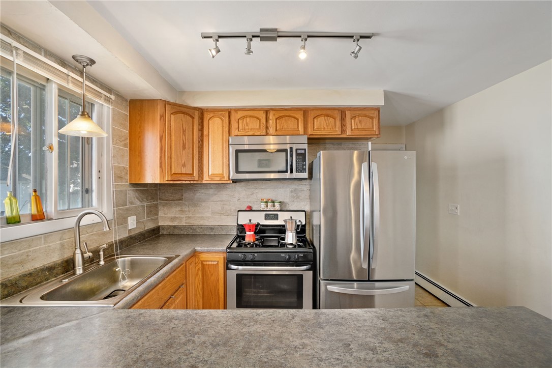108 Rome Avenue Providence, RI 02908 - Photo 7 of 24