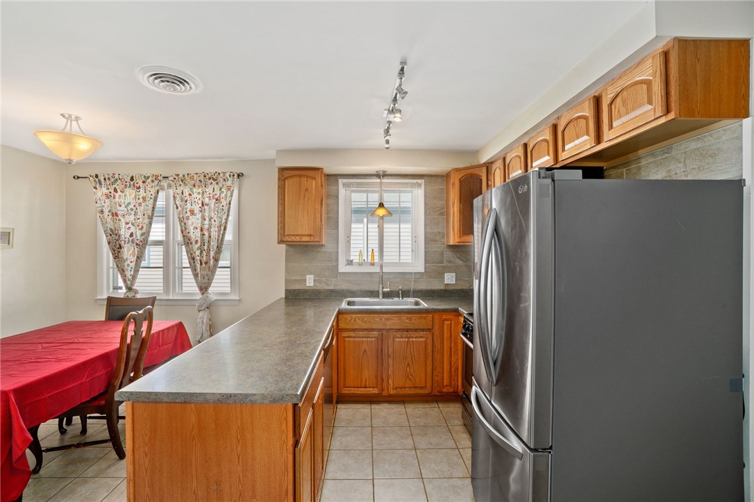 108 Rome Avenue Providence, RI 02908 - Photo 8 of 24