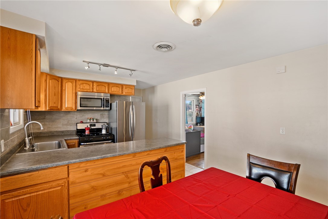 108 Rome Avenue Providence, RI 02908 - Photo 9 of 24