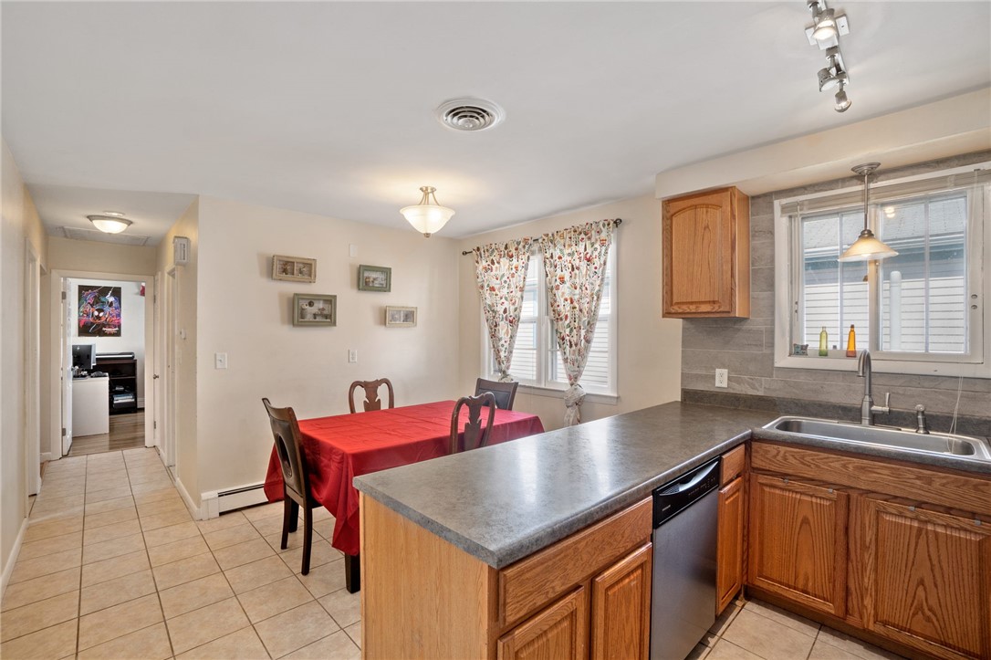 108 Rome Avenue Providence, RI 02908 - Photo 10 of 24