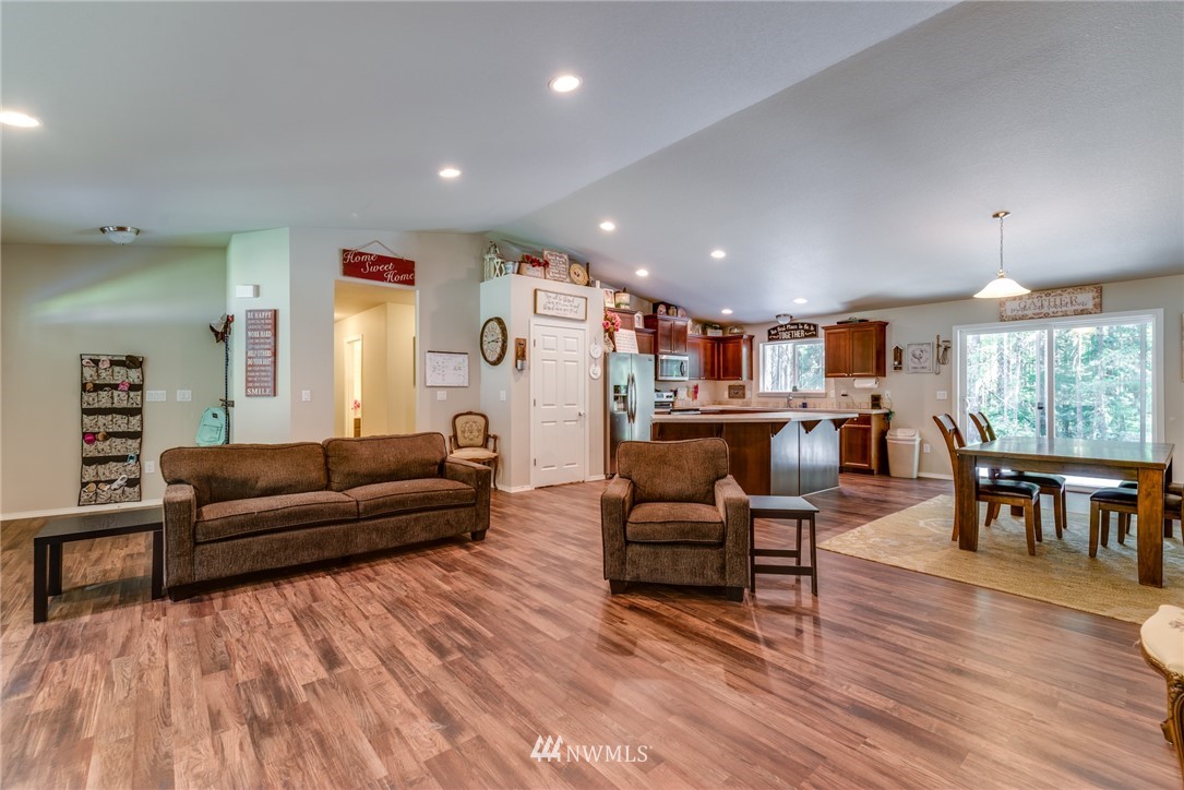 7621 Brown Road Southwest Olympia, WA 98512 - Photo 5 of 19 Gallery Image 5