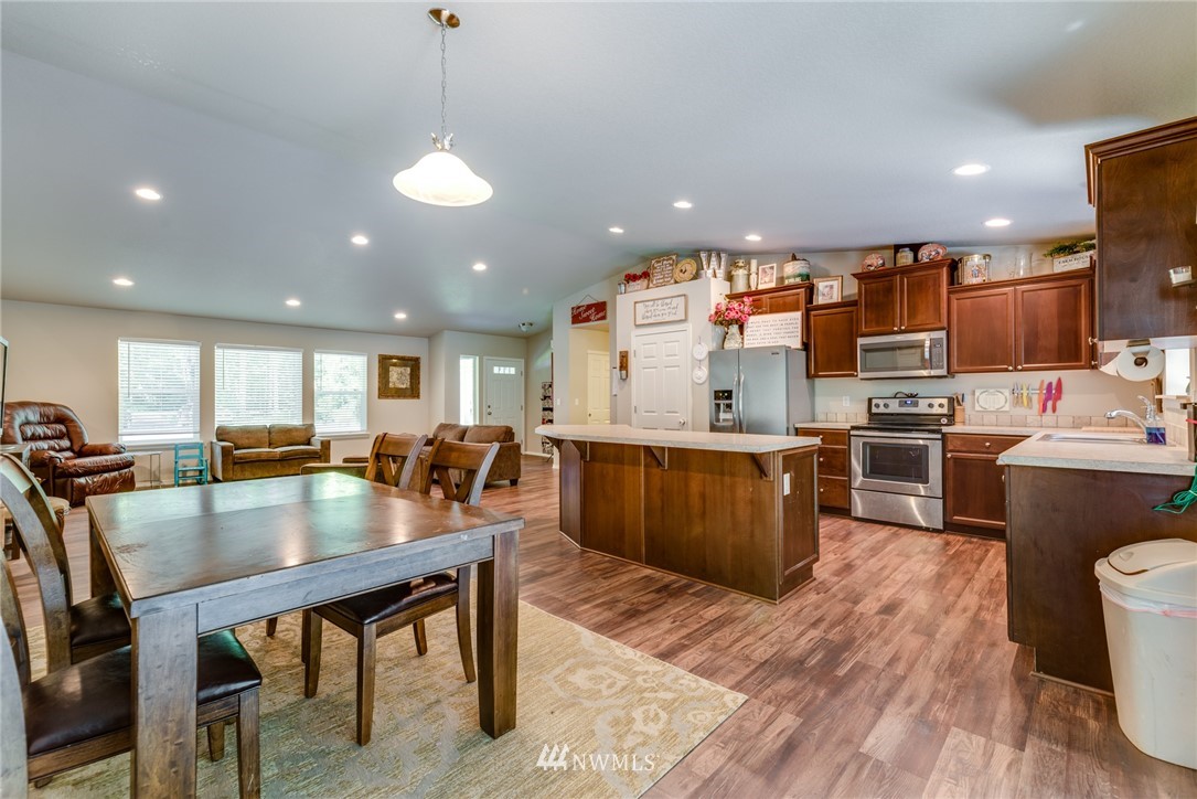 7621 Brown Road Southwest Olympia, WA 98512 - Photo 7 of 19 Gallery Image 7
