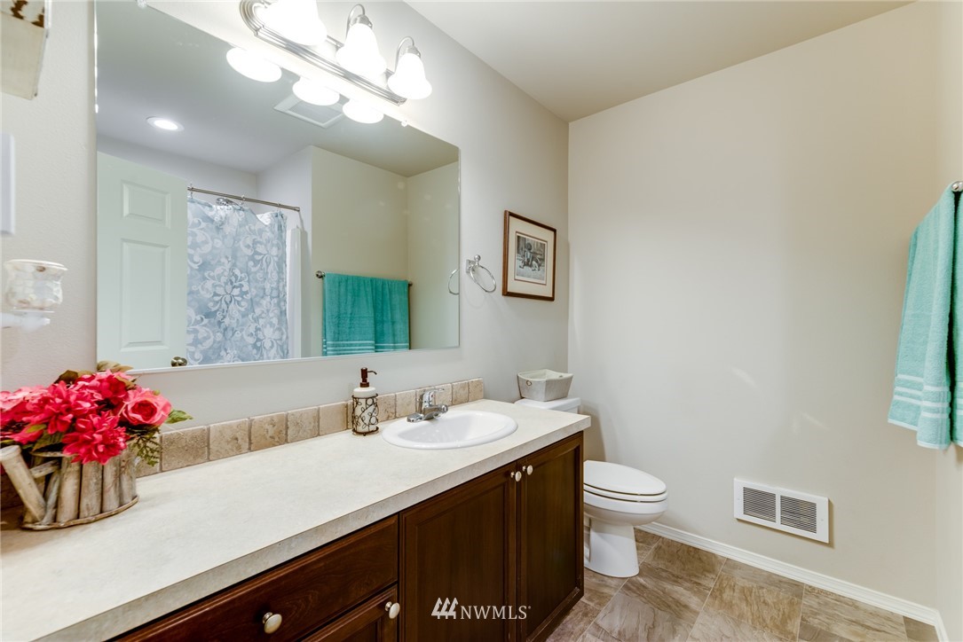 7621 Brown Road Southwest Olympia, WA 98512 - Photo 9 of 19 Gallery Image 9
