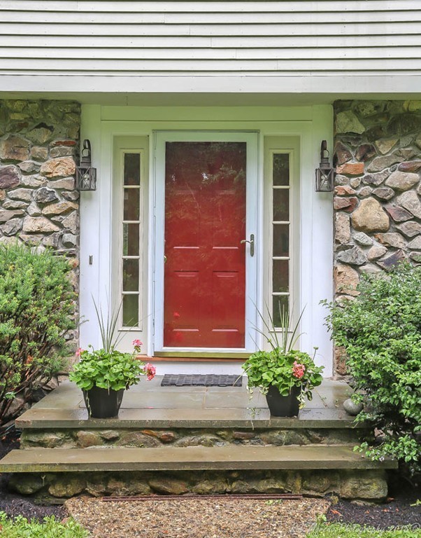 17 Janes Road Boxford, MA 01921 - Photo 29 of 29 a front view of a house