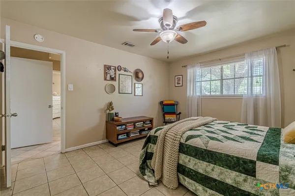 $1,450 | 324 Craddock Avenue, San Marcos, TX 78666
