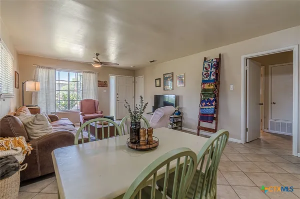 $1,450 | 324 Craddock Avenue, San Marcos, TX 78666