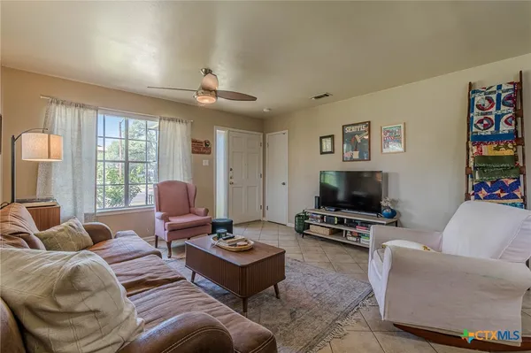 $1,450 | 324 Craddock Avenue, San Marcos, TX 78666