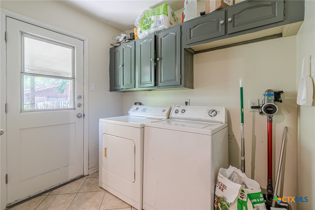 133 Algarita Road San Marcos, TX 78666 - Photo 26 of 43 a utility room with dryer and washer