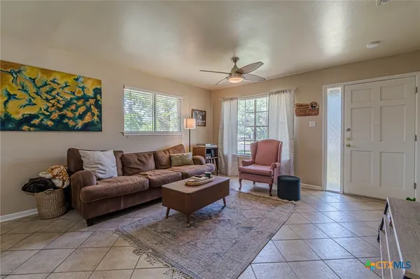 $1,450 | 324 Craddock Avenue, San Marcos, TX 78666