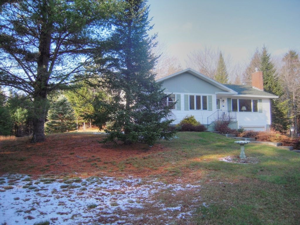 4677 East Bakersfield Road Bakersfield, VT 05450 - Photo 2 of 33