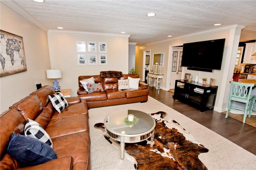 6622 Sargent Road Indianapolis, IN 46256 - Photo 8 of 46 Gallery Image 8