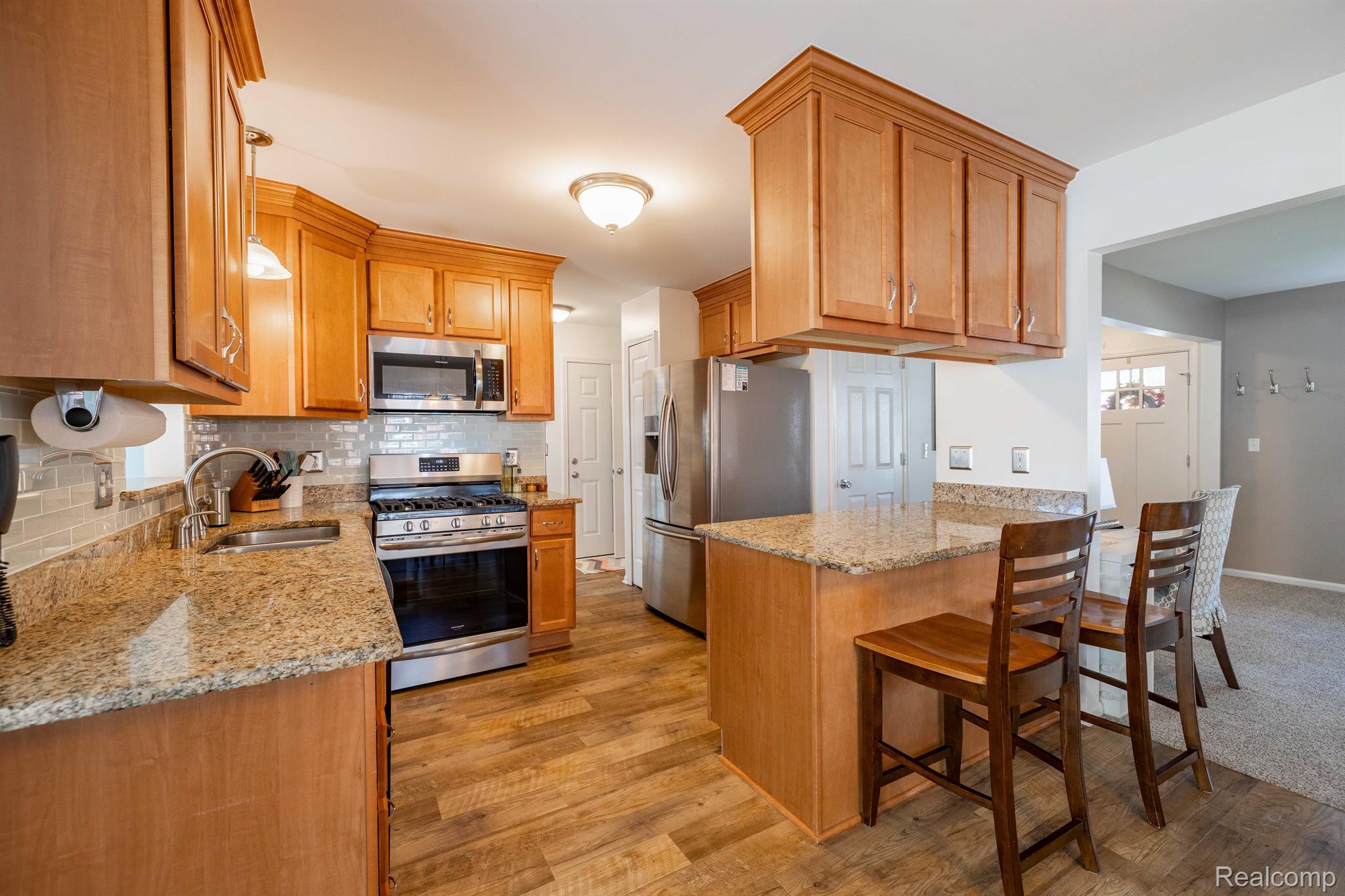 21481 Hall Road Trenton, MI 48183 - Photo 8 of 36 Gallery Image 8