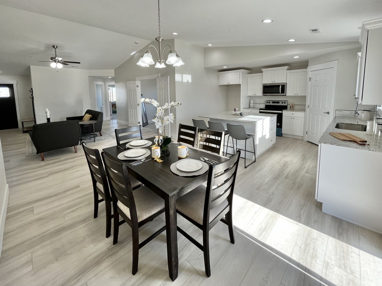 212 Spring Creek Parkway Spring Creek, NV 89815 - Photo 7 of 26 Gallery Image 7