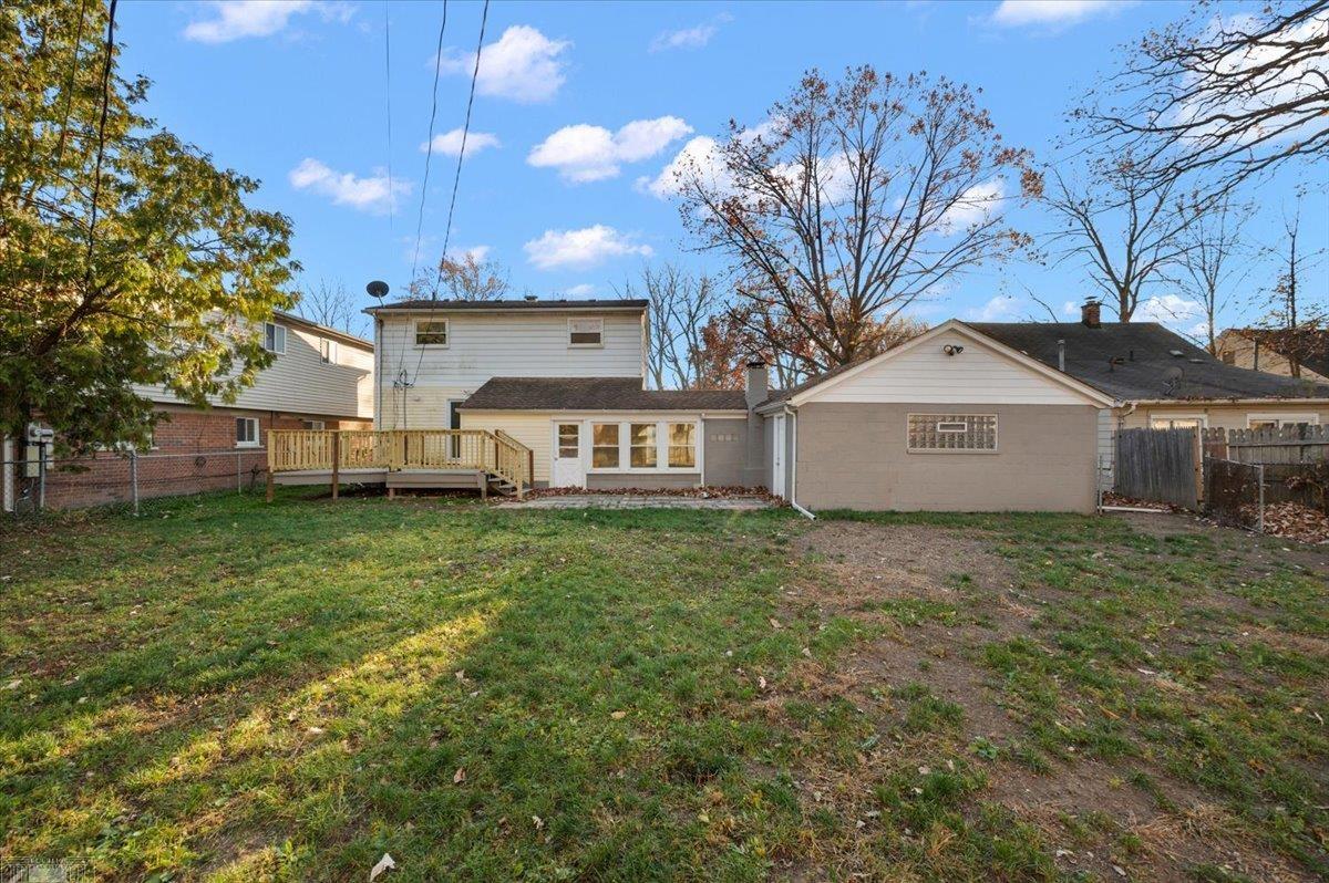 20945 Hampton Road Harper Woods, MI 48225 - Photo 67 of 74 50194543-b4658803-0c62-4e50-882b-0ce027343956.JPG