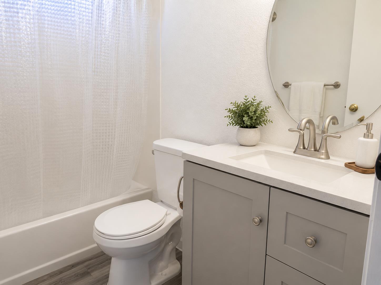 140 Depot Street Colfax, CA 95713 - Photo 16 of 31 Hall bathroom with tub /shower