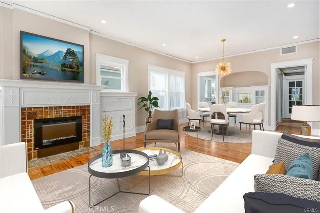 $3,995 | 107 North Columbus Avenue, Unit 1/2, Glendale, CA 91204