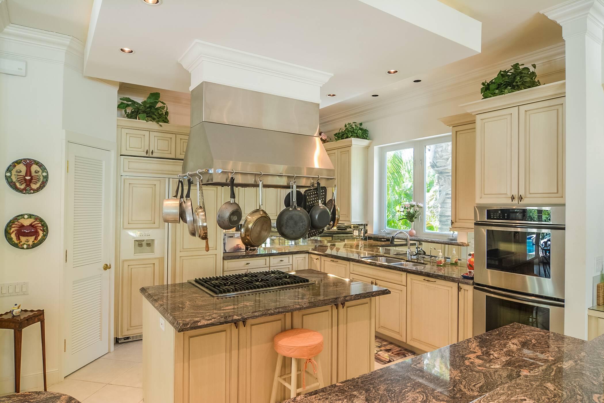 148 North Beach Road Hobe Sound, FL 33455 - Photo 13 of 40 Island with Cooktop