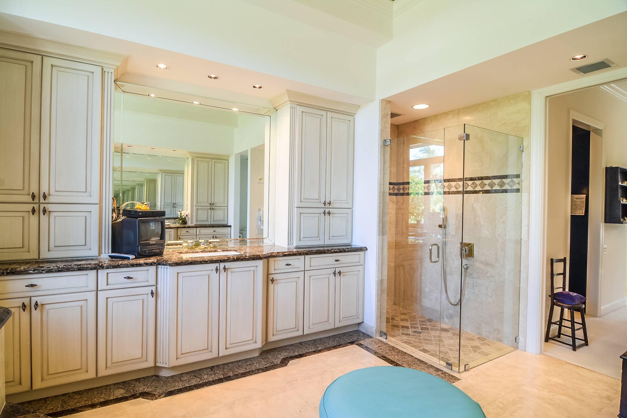 148 North Beach Road Hobe Sound, FL 33455 - Photo 19 of 40 Master Bath