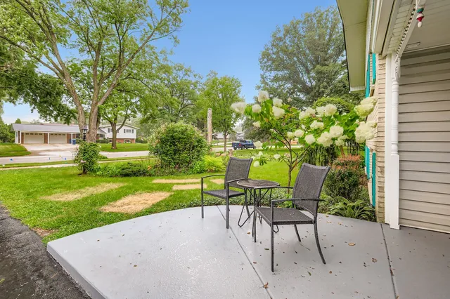 $3,600 | 5904 Elm Street, Lisle, IL 60532