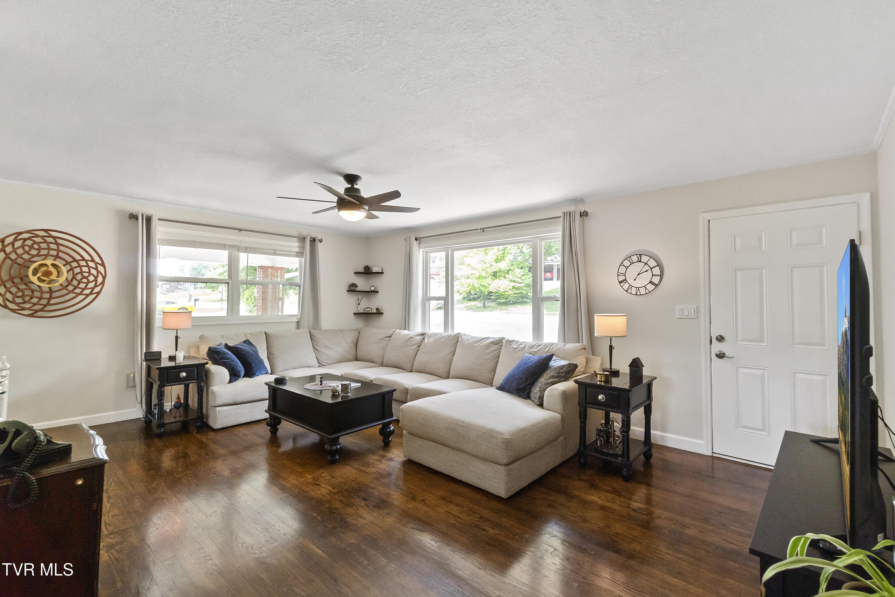 1908 Old Tusculum Road Greeneville, TN 37745 - Photo 2 of 37 Spacious Living Room