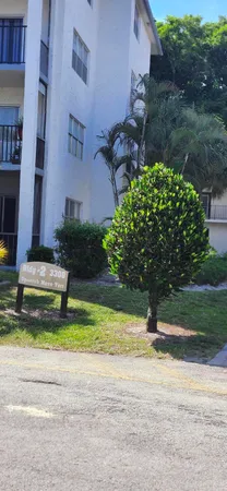 $70,000 | 3300 Spanish Moss Terrace, Unit 402, Lauderhill, FL 33319